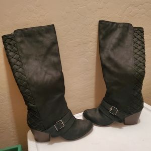 Fergalicious Black size 10 Boot